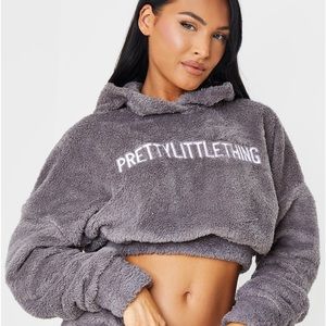 Prettylittlething crop sweater